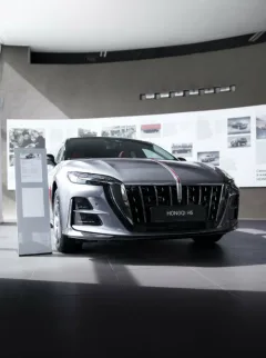 Hongqi, Автодом Восток — фото 4