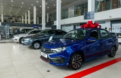 Агат на Комсомольском, Lada — фото 3